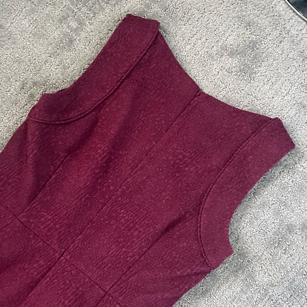 Banana Republic Burgundy Textured Sleeveless Sheath Dress - Picture 5 of 6